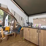 Üdülőpark Easyatent Safari Tent Lanterna Červar-Porat