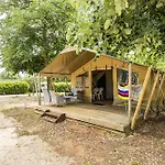 Üdülőpark Easyatent Safari Tent Lanterna Červar-Porat