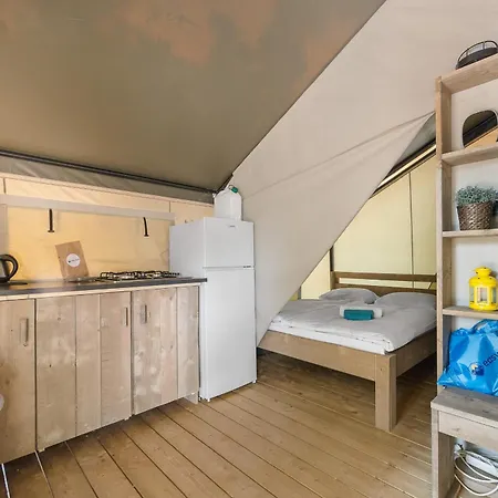 Easyatent Safari Tent Lanterna Semesterpark Červar-Porat