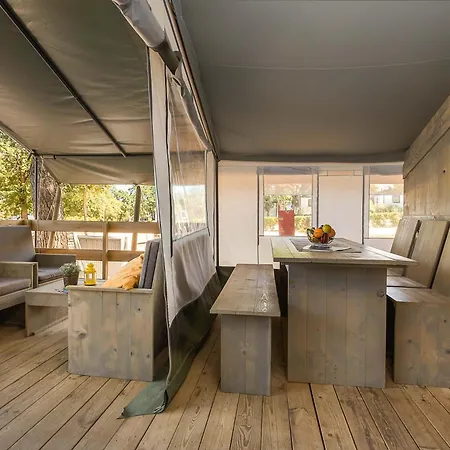 Üdülőpark Easyatent Safari Tent Lanterna Červar-Porat