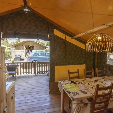 Semesterpark Easyatent Safari Tent Lanterna Červar-Porat