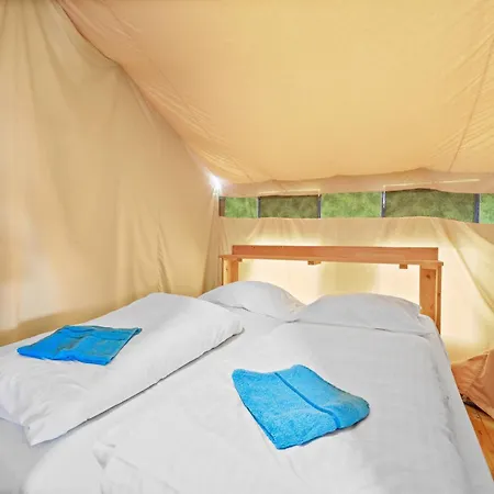 Holiday park Easyatent Safari Tent Lanterna Cervar-Porat