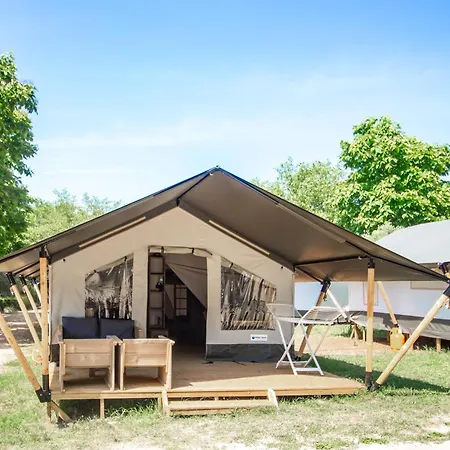 Holiday park Easyatent Safari Tent Lanterna Cervar-Porat