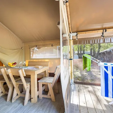 Easyatent Safari Tent Lanterna Holiday park Cervar-Porat