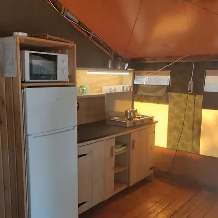 Holiday park Easyatent Safari Tent Lanterna Cervar-Porat